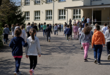 Studenti evacuati in una scuola primaria: malesseri con bruciore agli occhi e nausea